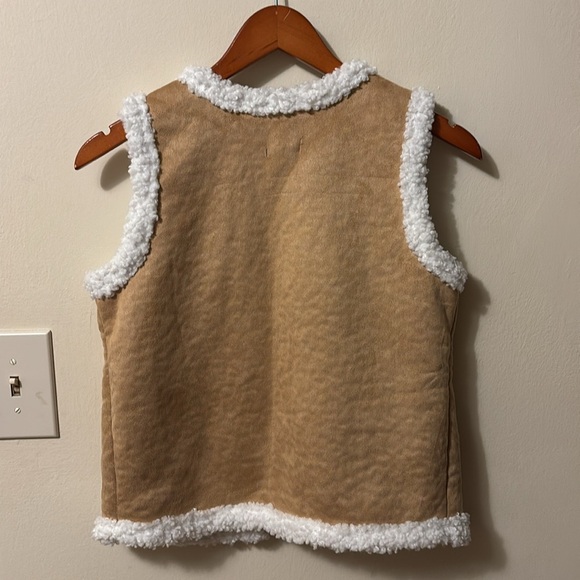 Tahari Tan and White Fleece Vest - Picture 3 of 5